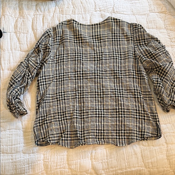Plaid V-Neck Long Sleeve Top in Black & White - Picture 3 of 3